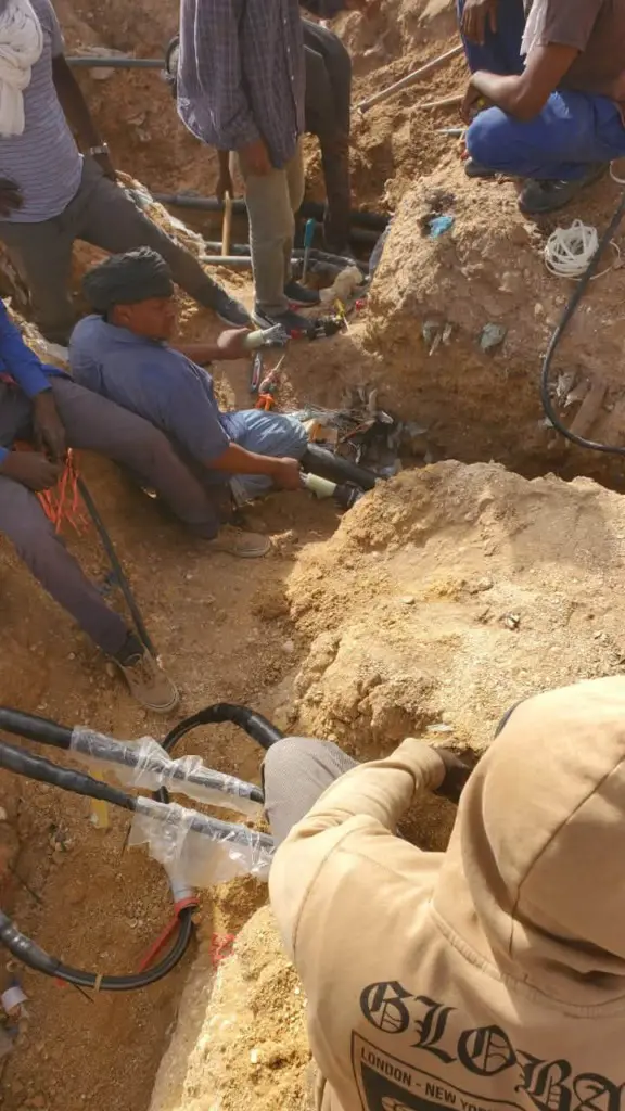Arafat : plusieurs quartiers sans électricité après la section d’un câble de la Somelec par une société de travaux privée