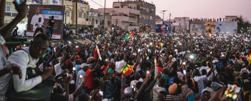 Sénégal : les syndicats appellent à une grève générale et le gouvernement à un dialogue